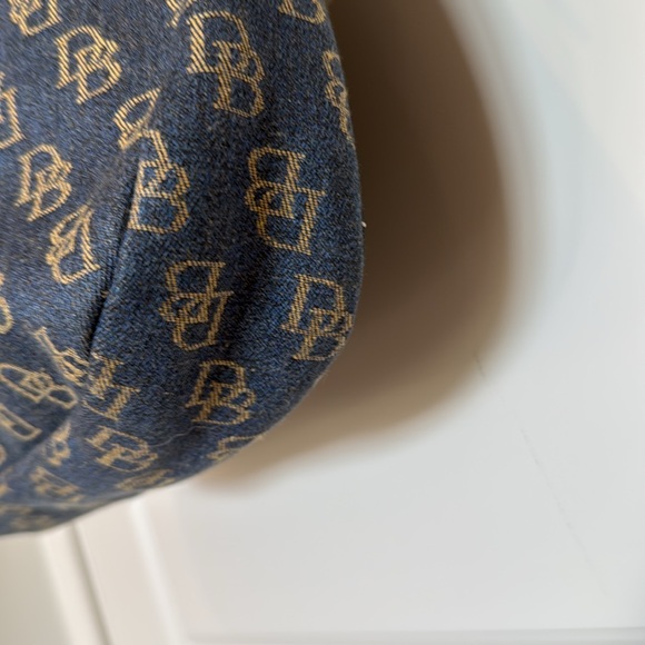 Denim…Dooney and Bourke hobo shoulder bag. - Picture 10 of 15